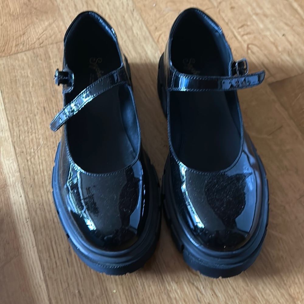 Cute black patent Mary Jane shoe from Anthropologie (fall 2023)